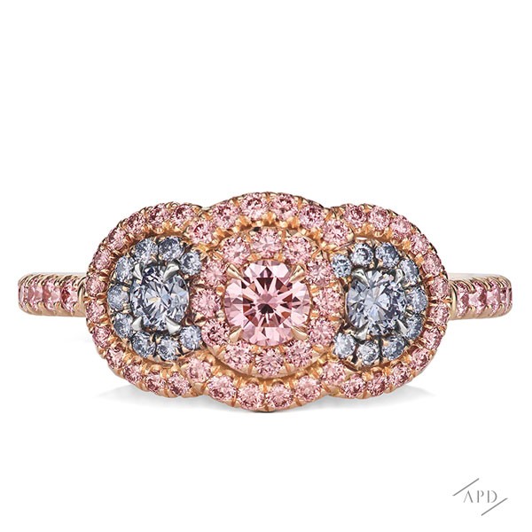 http://www.argylepinkdiamonds.us/upload/product/argylepinkdiamonds_bluehalo3stone.jpg