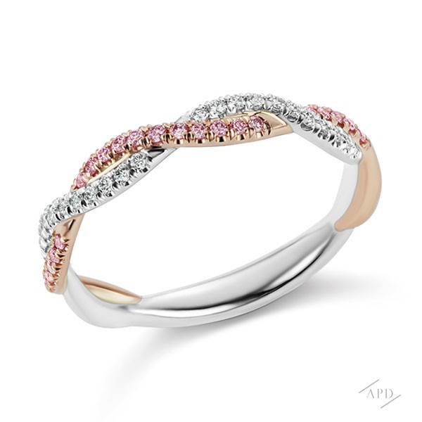 http://www.argylepinkdiamonds.us/upload/product/argylepinkdiamonds_twistband.jpg